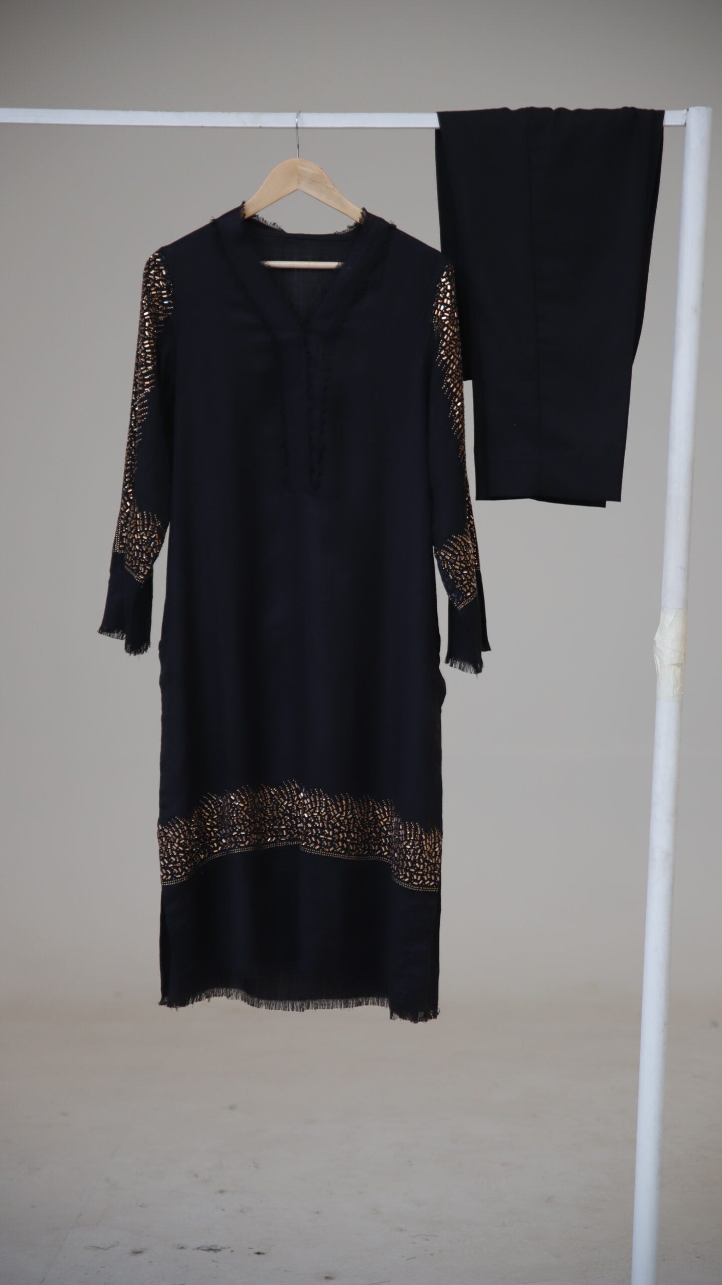 Black Pashmina Crystal