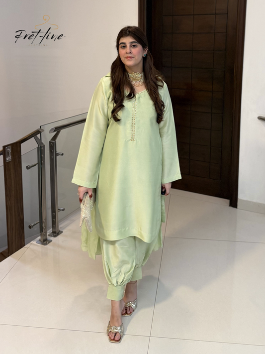 Pastel Grace – Light Green